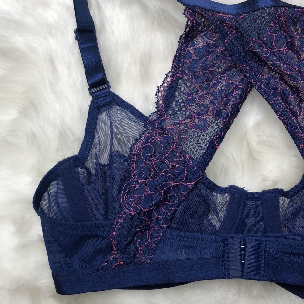 Triumph Navy Blue Pink Stitch Underwire Bra 34B NEW - Picture 8 of 11